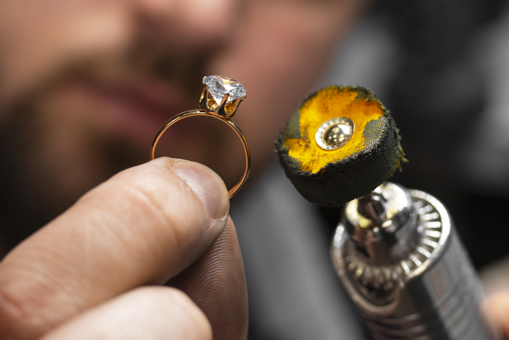 💍 The Making of Gold and Diamond Jewelry: From Design to Dazzle